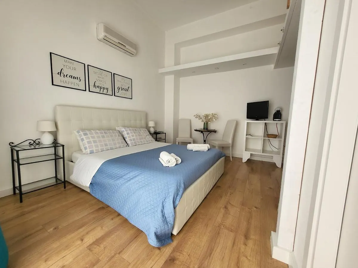 Bed & Breakfast Bed and Breakfast Living Cagliari